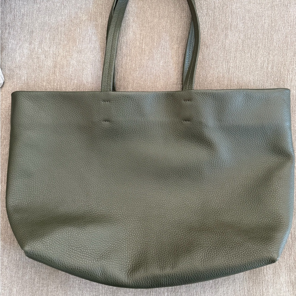 Cuyana Easy Tote in “Dark Olive” - Picture 2 of 9